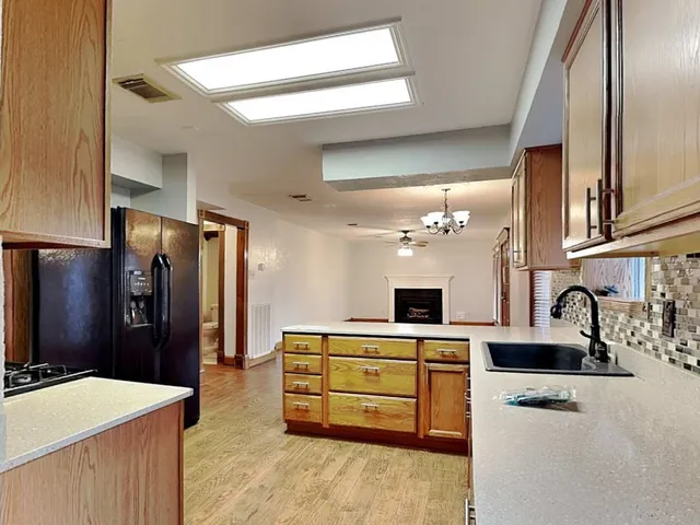 $2,425 | 103 Coral Bay Drive, League City, TX 77573