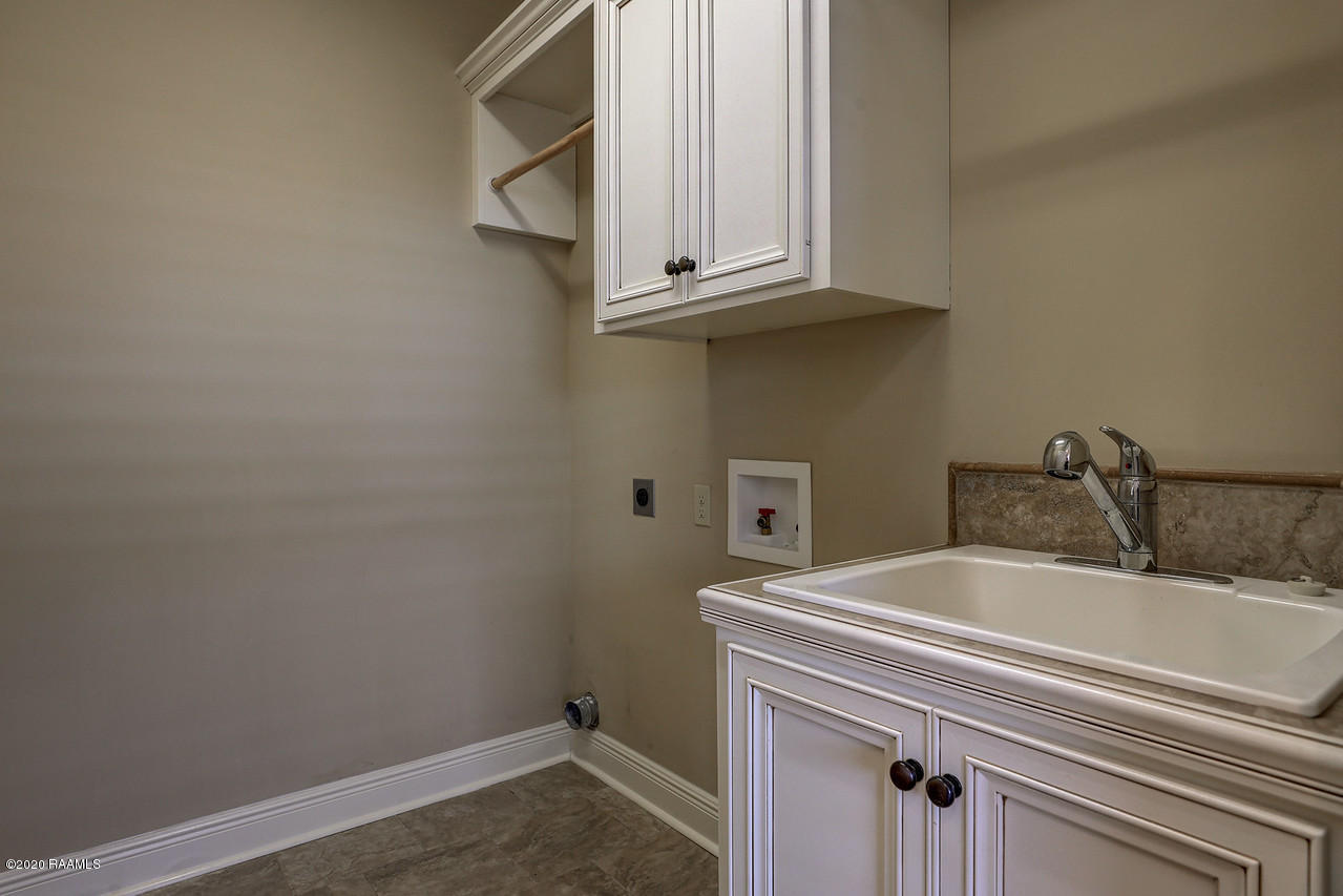 101 Biscayne Lane Lafayette, LA 70508 - Photo 13 of 30 Laundry