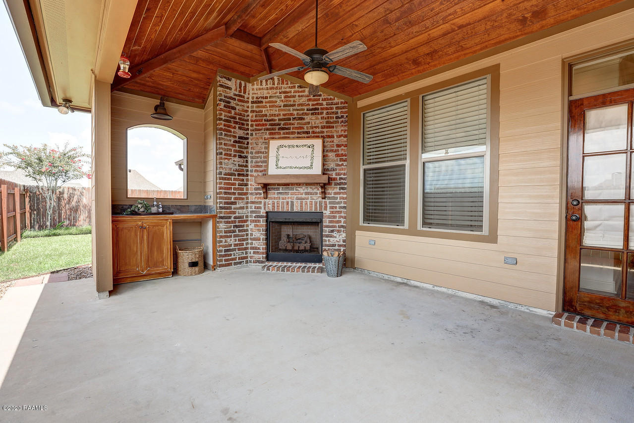 101 Biscayne Lane Lafayette, LA 70508 - Photo 27 of 30 Outdoor Living Area