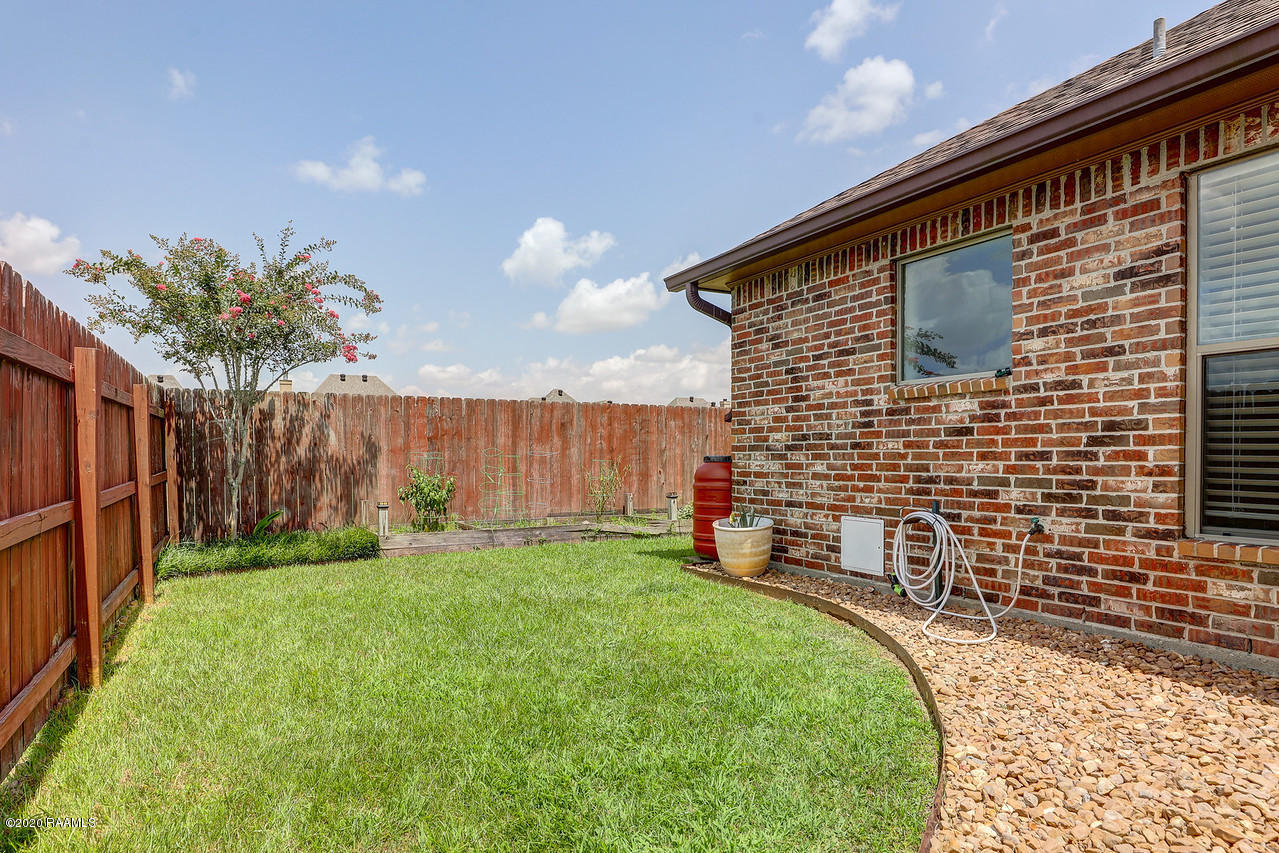 101 Biscayne Lane Lafayette, LA 70508 - Photo 29 of 30 Side and Rear Yards