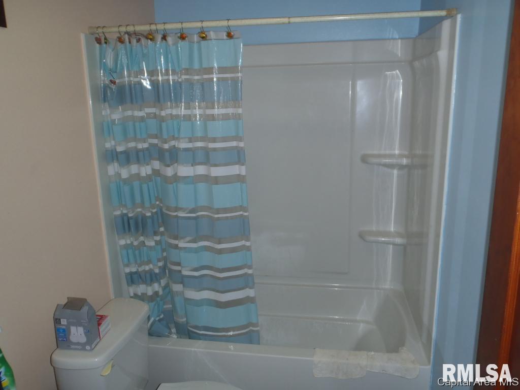 3018 South 3rd Street Springfield, IL 62703 - Photo 10 of 15