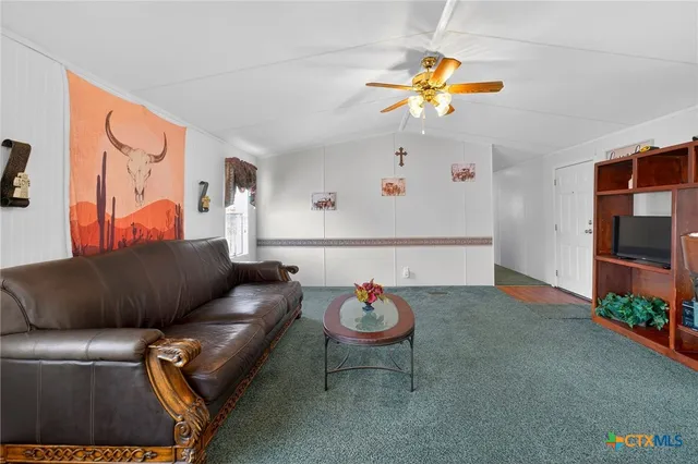 $200,000 | 143 Bluff View Drive, Spring Branch, TX 78070