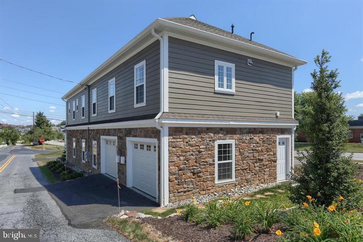 802 Reese Avenue Hershey, PA 17033 - Photo 5 of 12