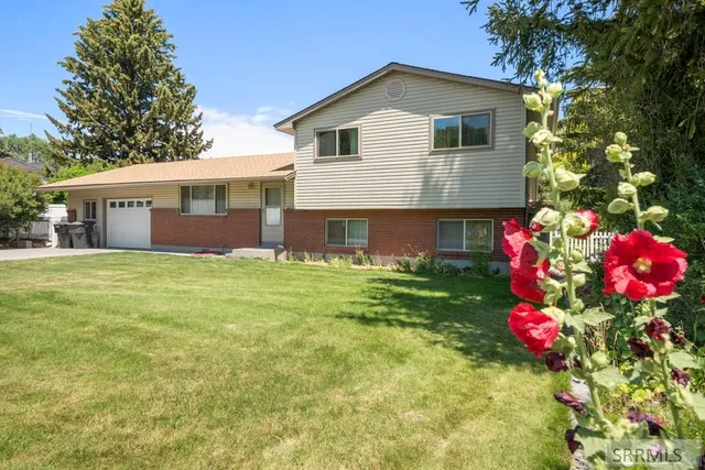 $340,000 | 226 West Center Street, Firth, ID 83236