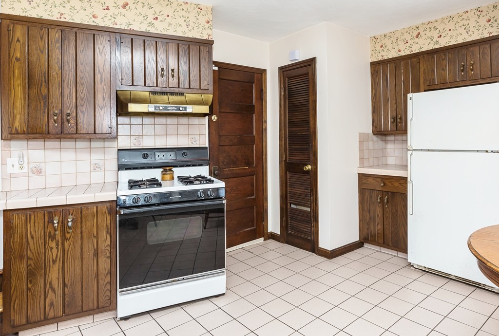 4 Larkspur Street Springfield, MA 01108 - Photo 15 of 24