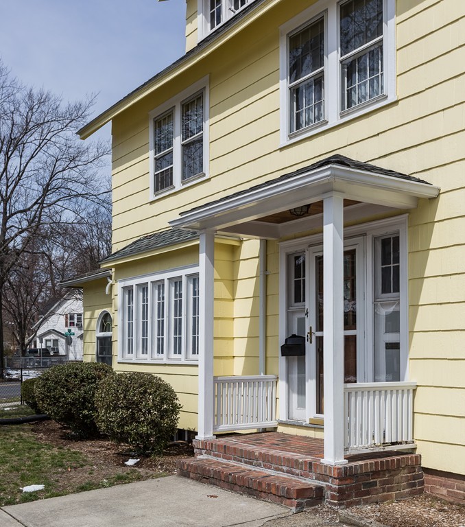4 Larkspur Street Springfield, MA 01108 - Photo 2 of 24