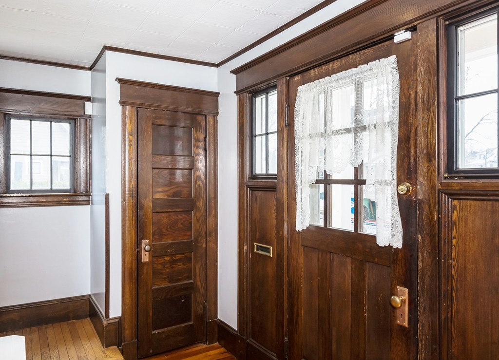 4 Larkspur Street Springfield, MA 01108 - Photo 3 of 24
