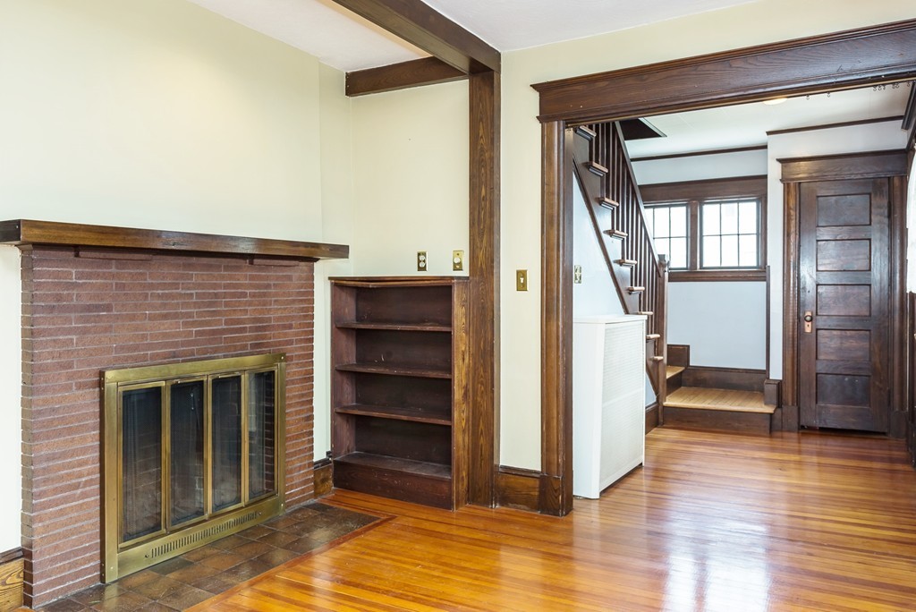 4 Larkspur Street Springfield, MA 01108 - Photo 5 of 24