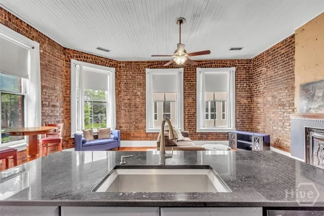 $2,900 | 20 West Oglethorpe Avenue, Unit D, Savannah, GA 31401