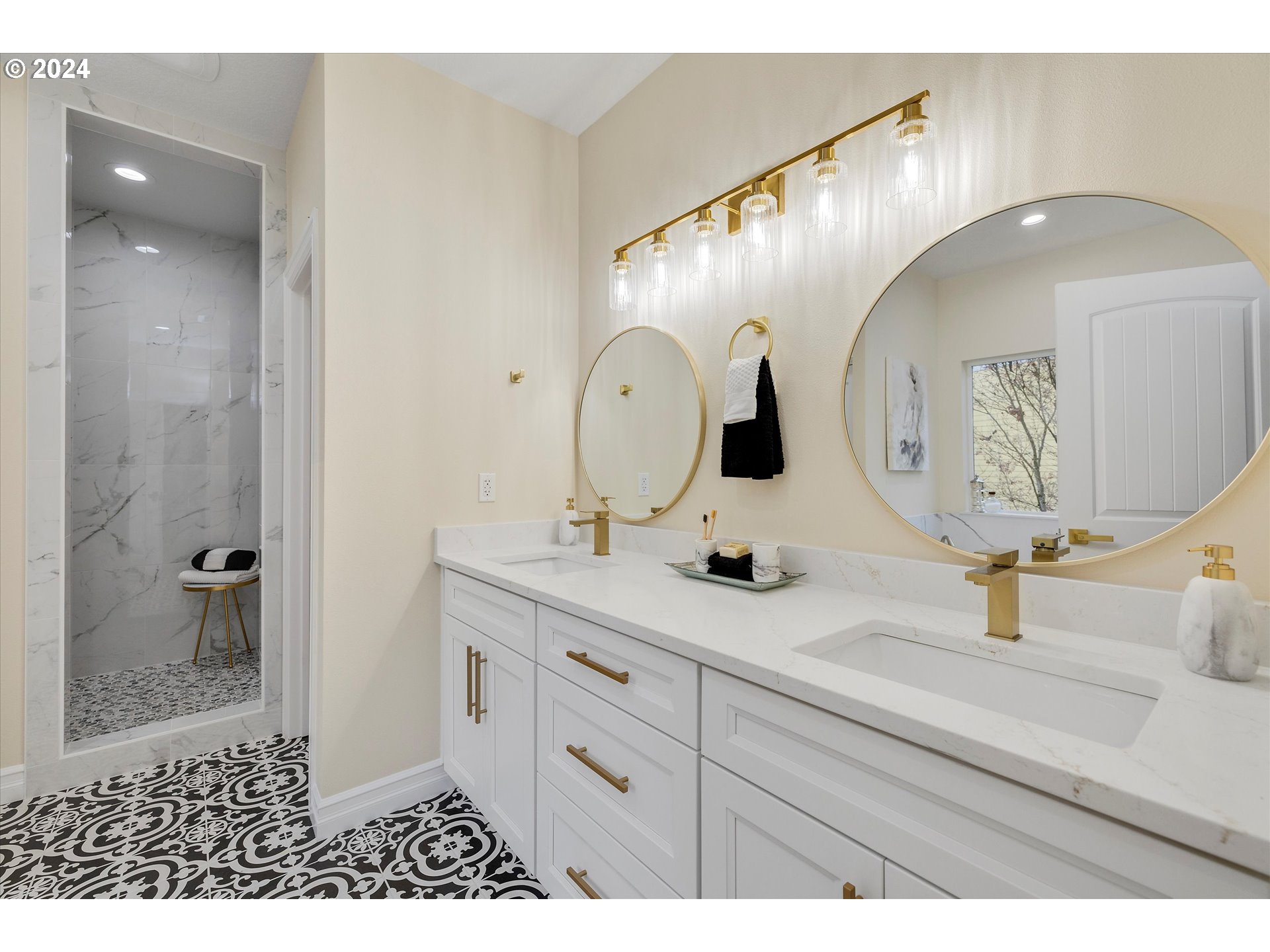 3279 Ridge Pointe Drive Forest Grove, OR 97116 - Photo 23 of 44 a bathroom with a sink mirror and vanity