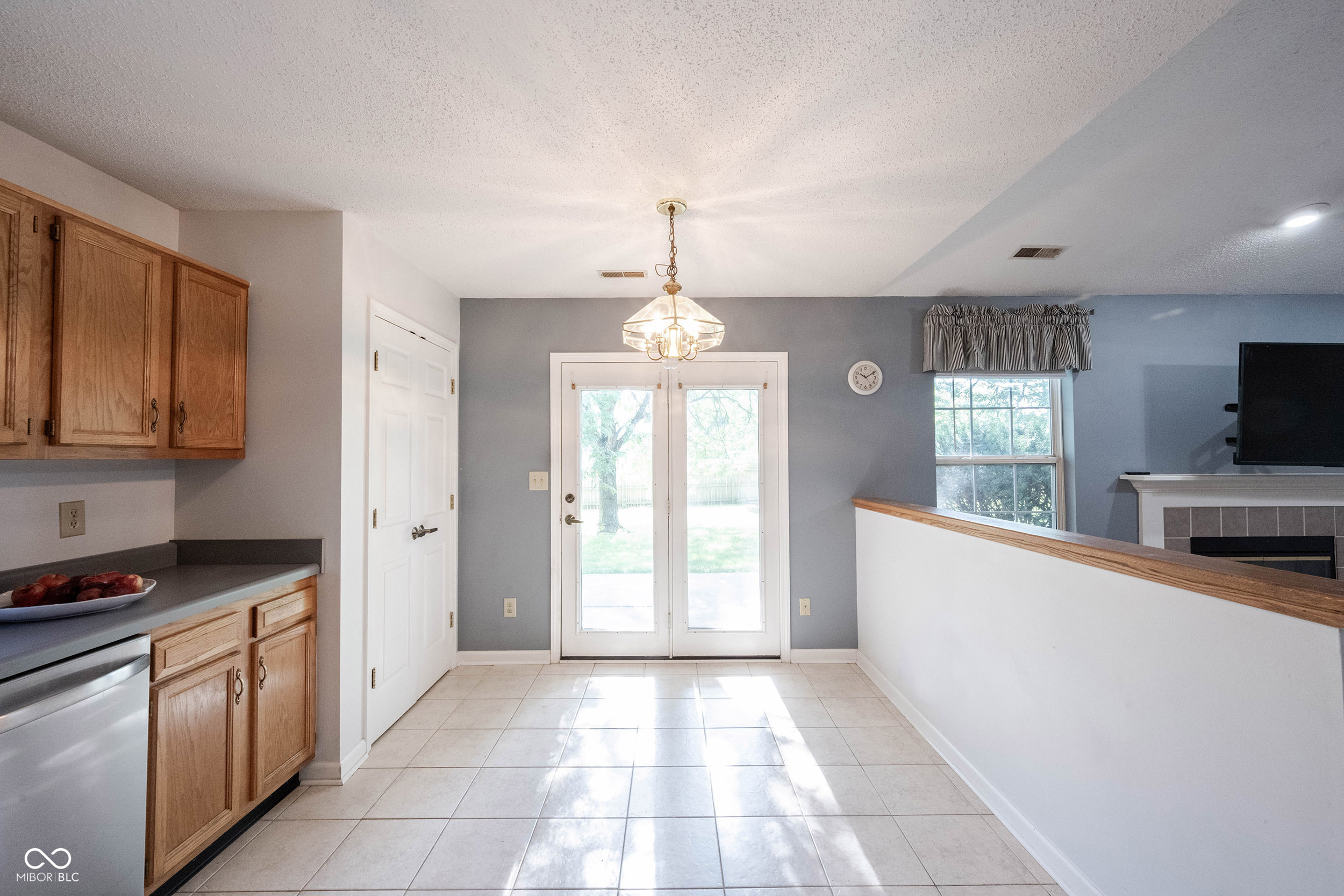 12853 Longleaf Lane Fishers, IN 46038 - Photo 11 of 35