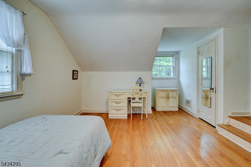 328 Plymouth Road Union, NJ 07083 - Photo 26 of 32