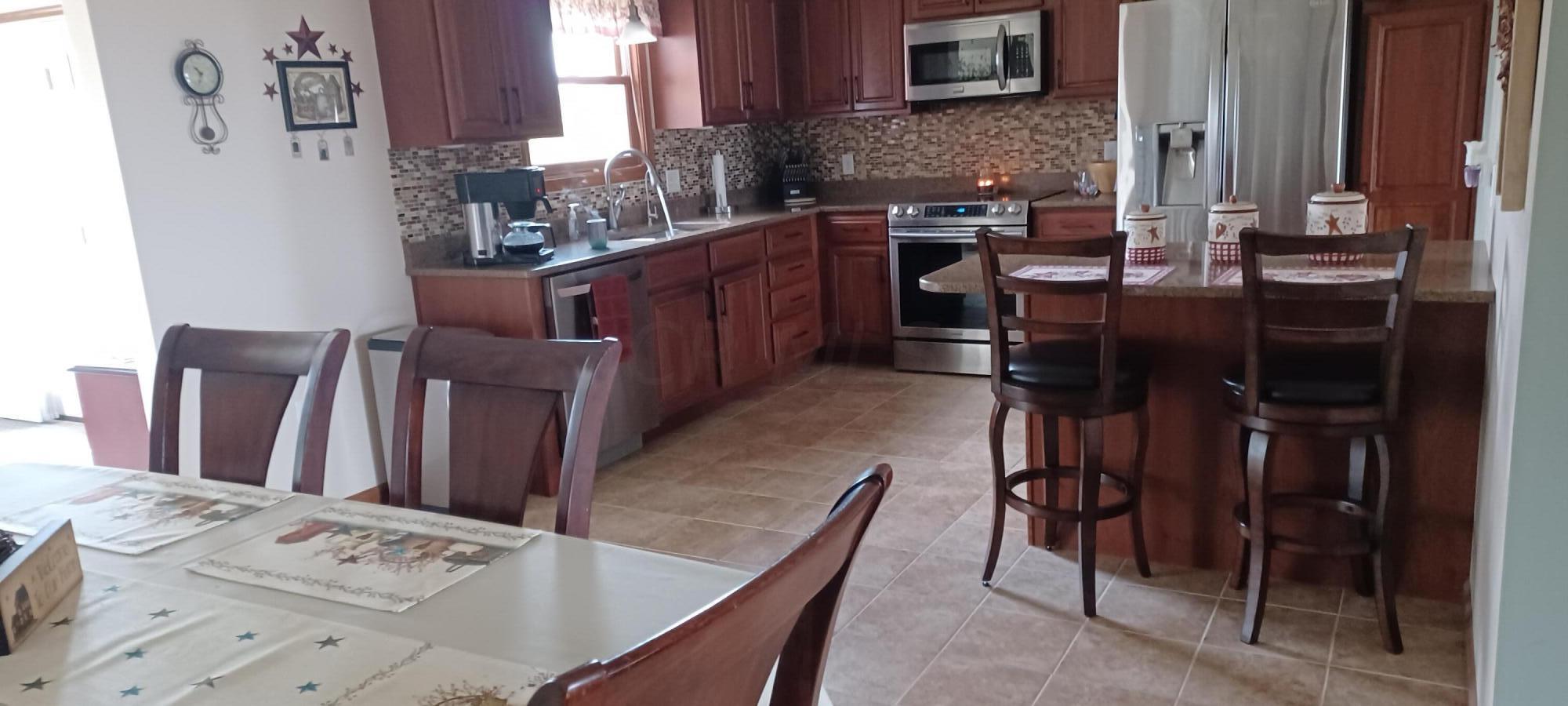15397 Gibson Road Ashville, OH 43103 - Photo 8 of 19 R1 (8)