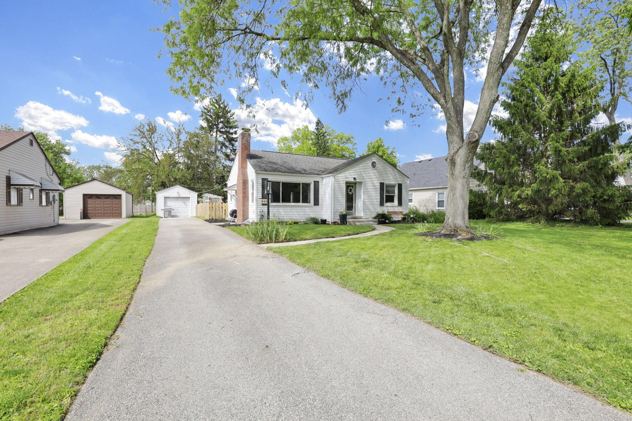 640 East Beaumont Road Columbus, OH 43214 - Photo 3 of 58 Gallery Image 3
