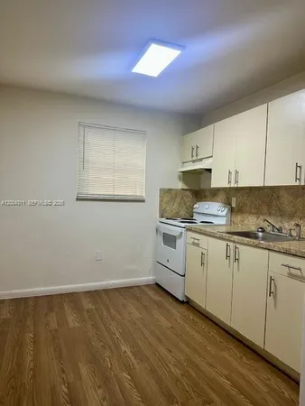 $1,995 | 15 Northwest 70th Street, Unit 17, Miami, FL 33150