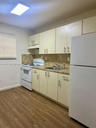 $1,995 | 15 Northwest 70th Street, Unit 17, Miami, FL 33150