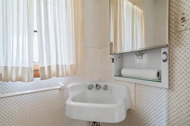 $290,000 | 377 Claremont Drive, New Kensington, PA 15068