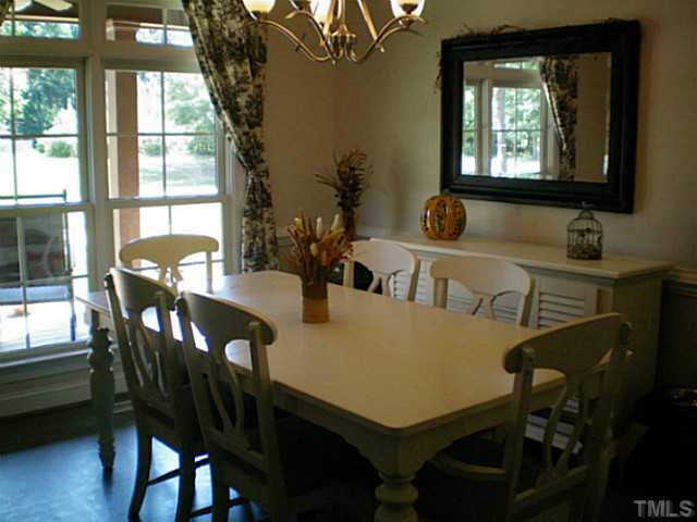 lots of light and room for eating in the kitchen