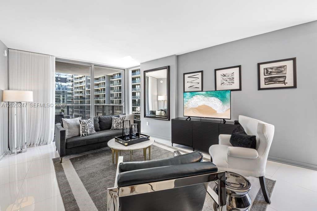 31 Southeast 6th Street, Unit 2101 Miami, FL 33131 - Photo 1 of 12
