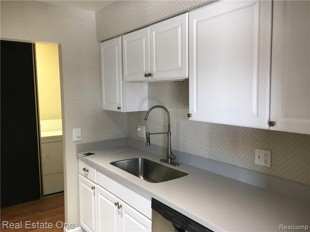 30060 Twelve Mile Road, Unit 96 Farmington Hills, MI 48334 - Photo 6 of 25