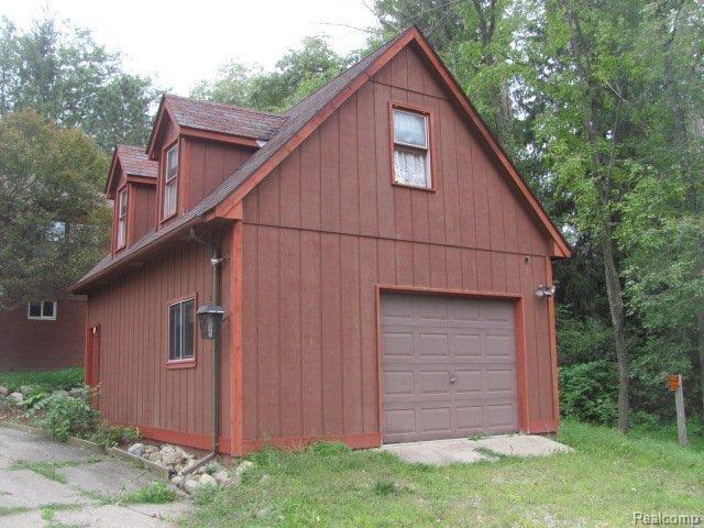 68795 Dequindre Road Oakland, MI 48363 - Photo 14 of 14 14 second garage