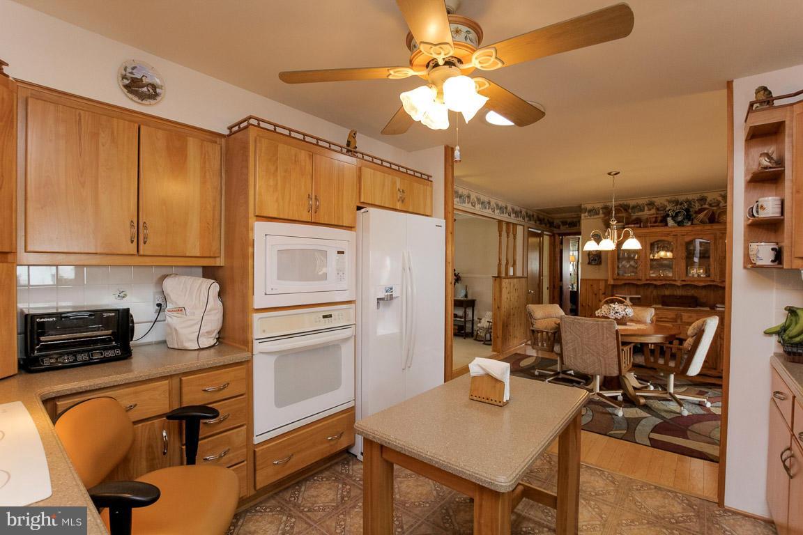 13491 South View Road Newburg, MD 20664 - Photo 11 of 30 Kitchen