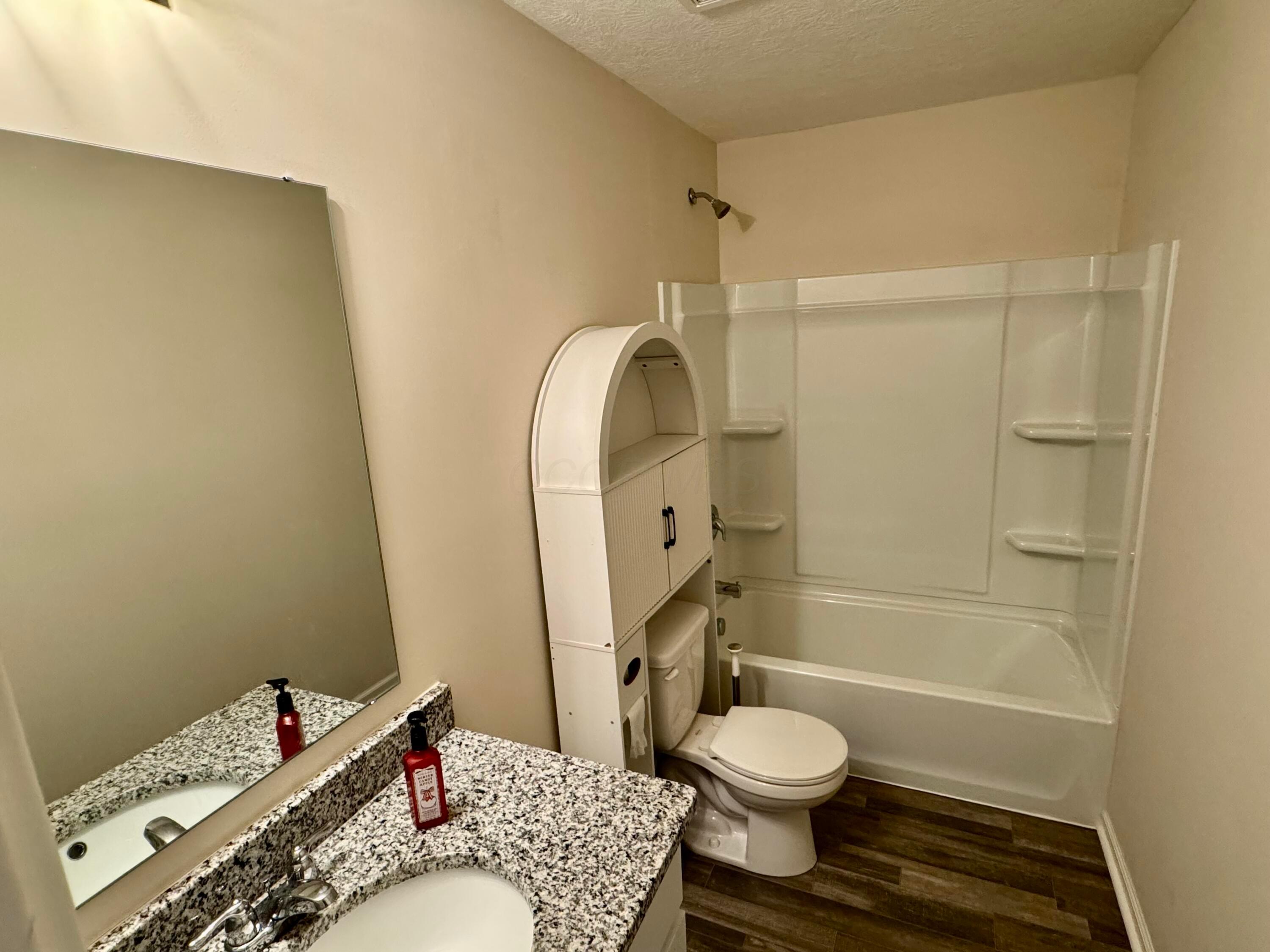 1902 Erika Drive Springfield, OH 45503 - Photo 15 of 17 Full bath #2