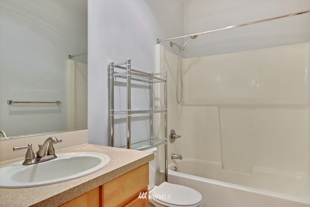4429 Roxanna Loop Southeast Lacey, WA 98503 - Photo 11 of 18 Gallery Image 11