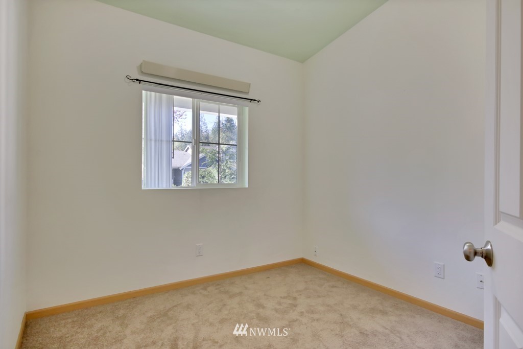 4429 Roxanna Loop Southeast Lacey, WA 98503 - Photo 13 of 18 Gallery Image 13