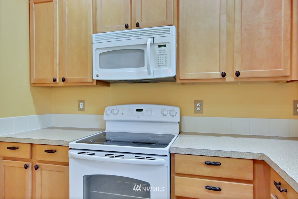 4429 Roxanna Loop Southeast Lacey, WA 98503 - Photo 9 of 18 Gallery Image 9