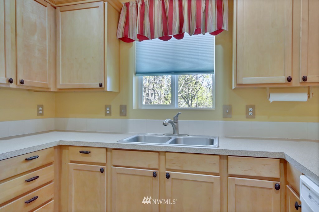 4429 Roxanna Loop Southeast Lacey, WA 98503 - Photo 10 of 18 Gallery Image 10