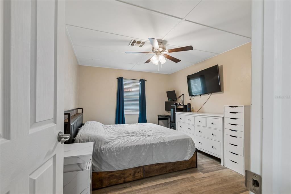 5501 82nd Avenue North Pinellas Park, FL 33781 - Photo 20 of 42