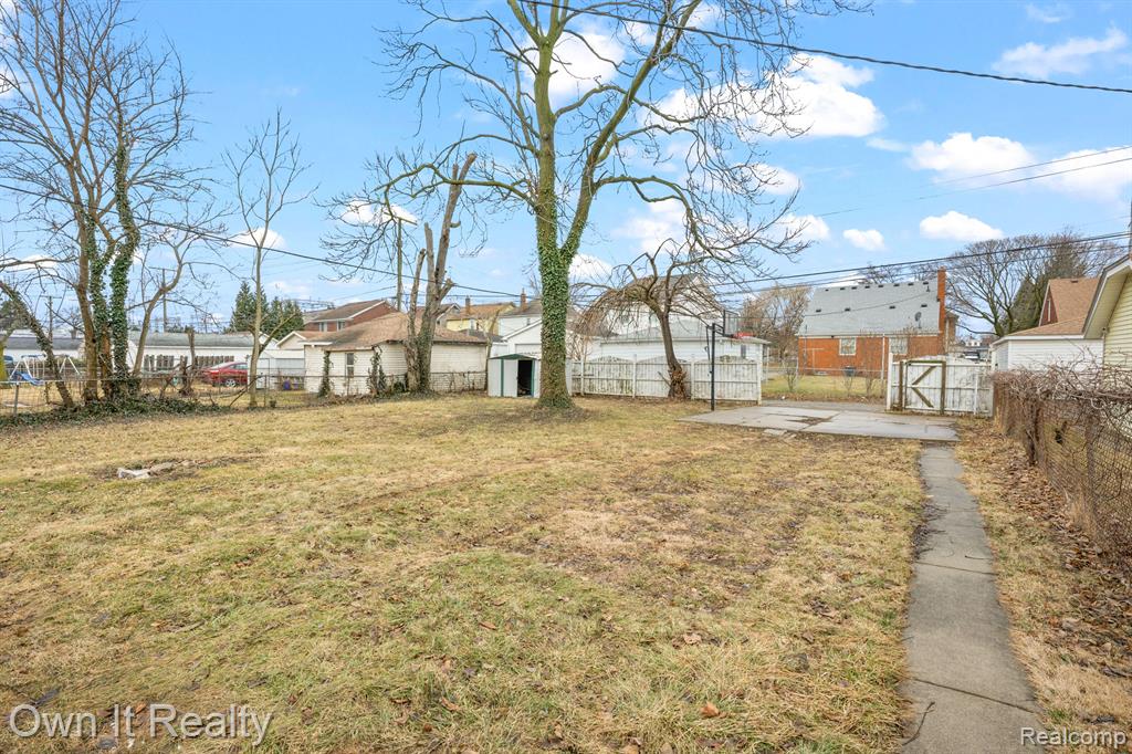 7335 Maple Street Dearborn, MI 48126 - Photo 5 of 34