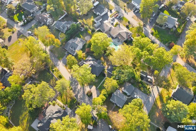 $799,900 | 32 Wanaque Road, West Milford, NJ 07421