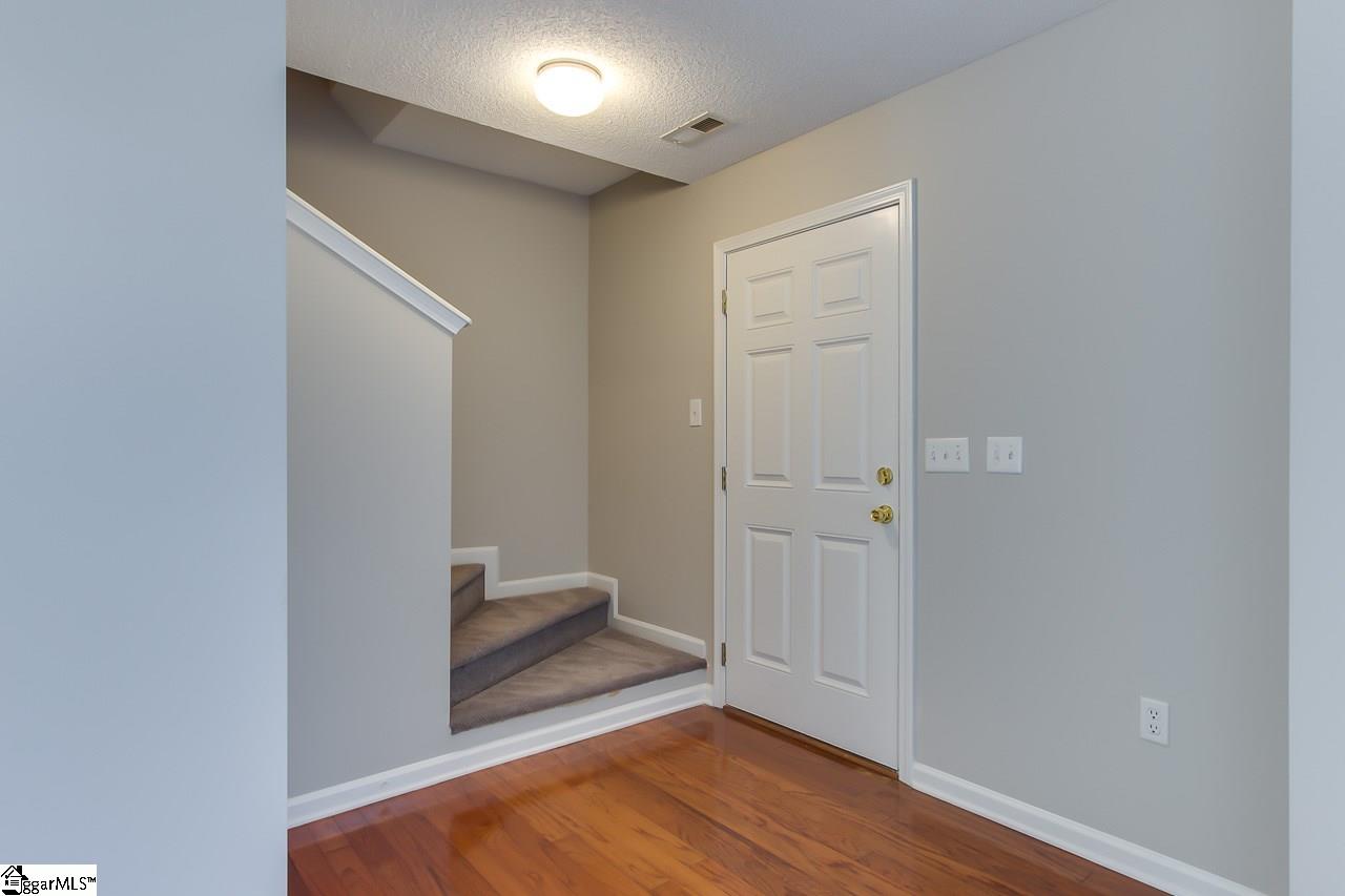 507 Flanders Court Greenville, SC 29607 - Photo 3 of 31 Gallery Image 3