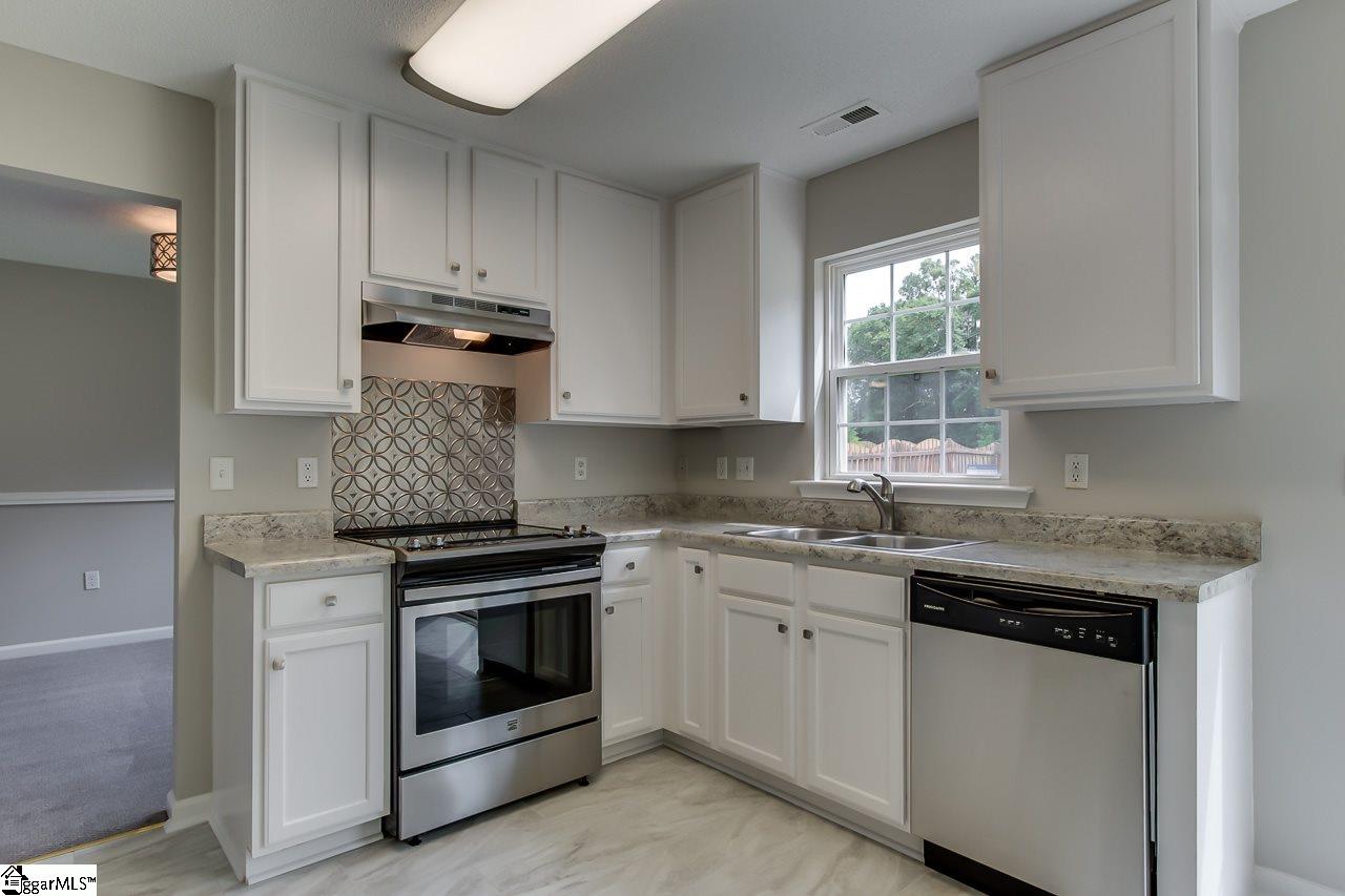 507 Flanders Court Greenville, SC 29607 - Photo 9 of 31 Gallery Image 9