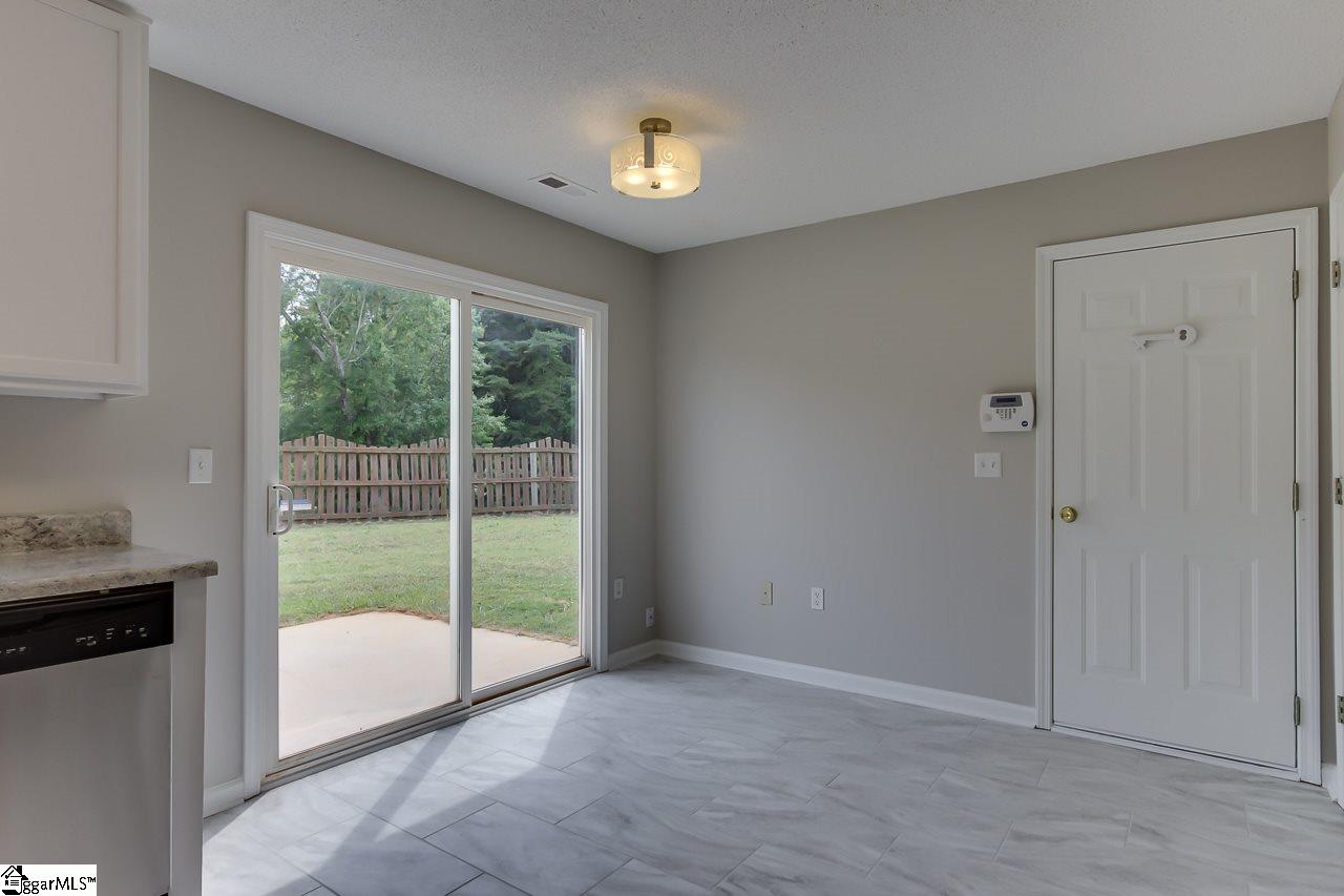 507 Flanders Court Greenville, SC 29607 - Photo 10 of 31 Gallery Image 10