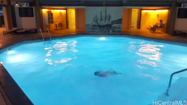 a view of empty room with window