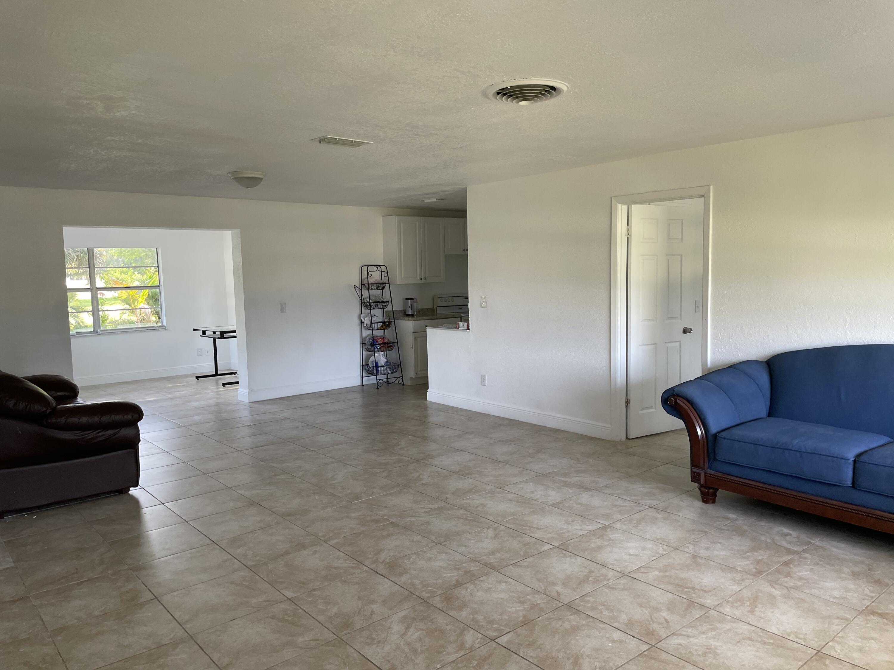 7603 Sebastian Road Fort Pierce, FL 34951 - Photo 3 of 6 7603 Sebastian Rd Interior