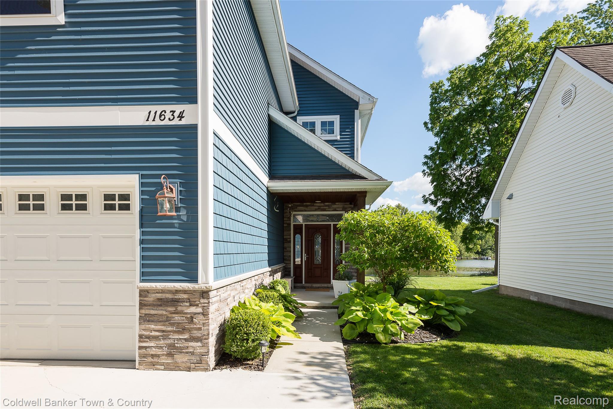11634 Island Court Hartland, MI 48353 - Photo 6 of 56 DSC_9828.jpg