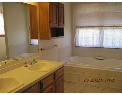 547 Parker Road Sarver, PA 16055 - Photo 11 of 14 Full Bath.