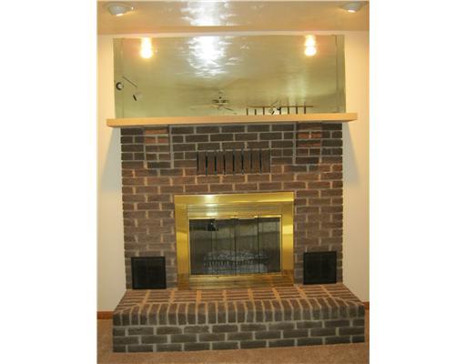 547 Parker Road Sarver, PA 16055 - Photo 9 of 14 Living Room.