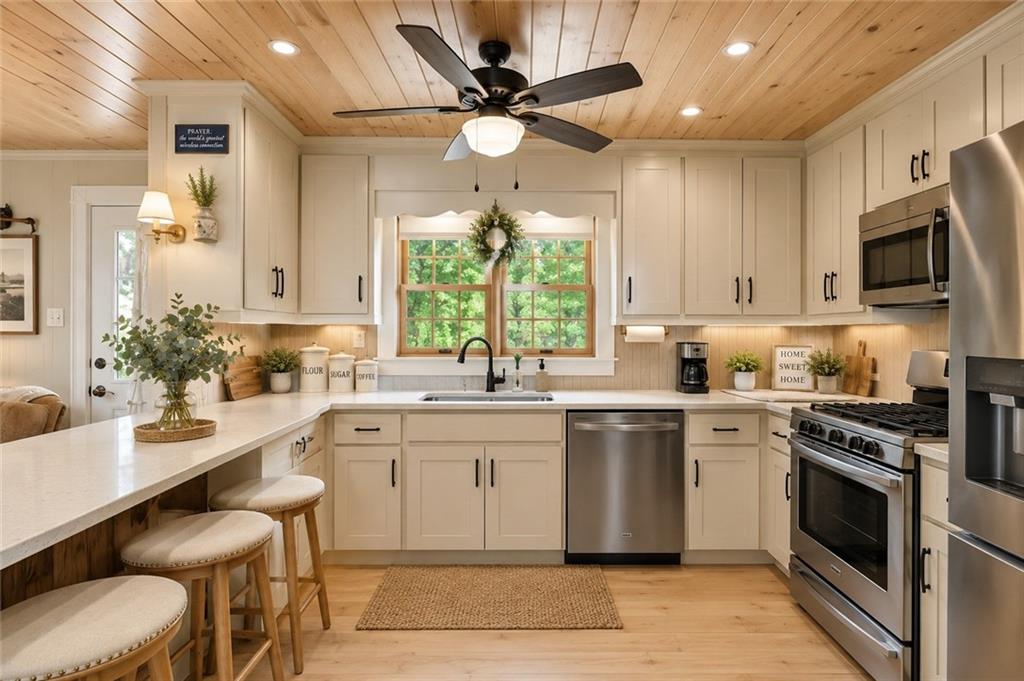 46 Spartan Lane Rabun Gap, GA 30568 - Photo 2 of 97