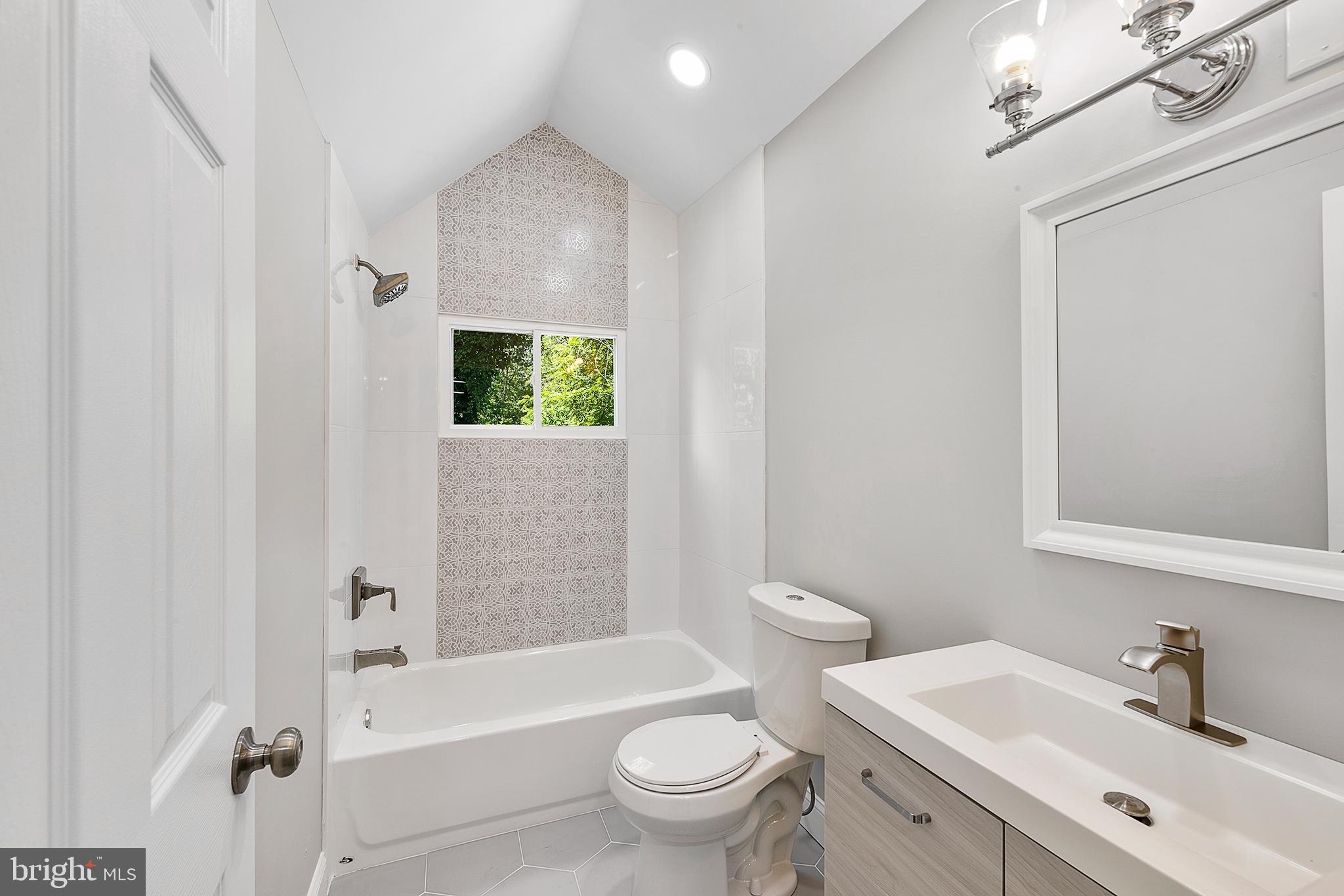 200 Pinetown Road Audubon, PA 19403 - Photo 11 of 27 Bathroom