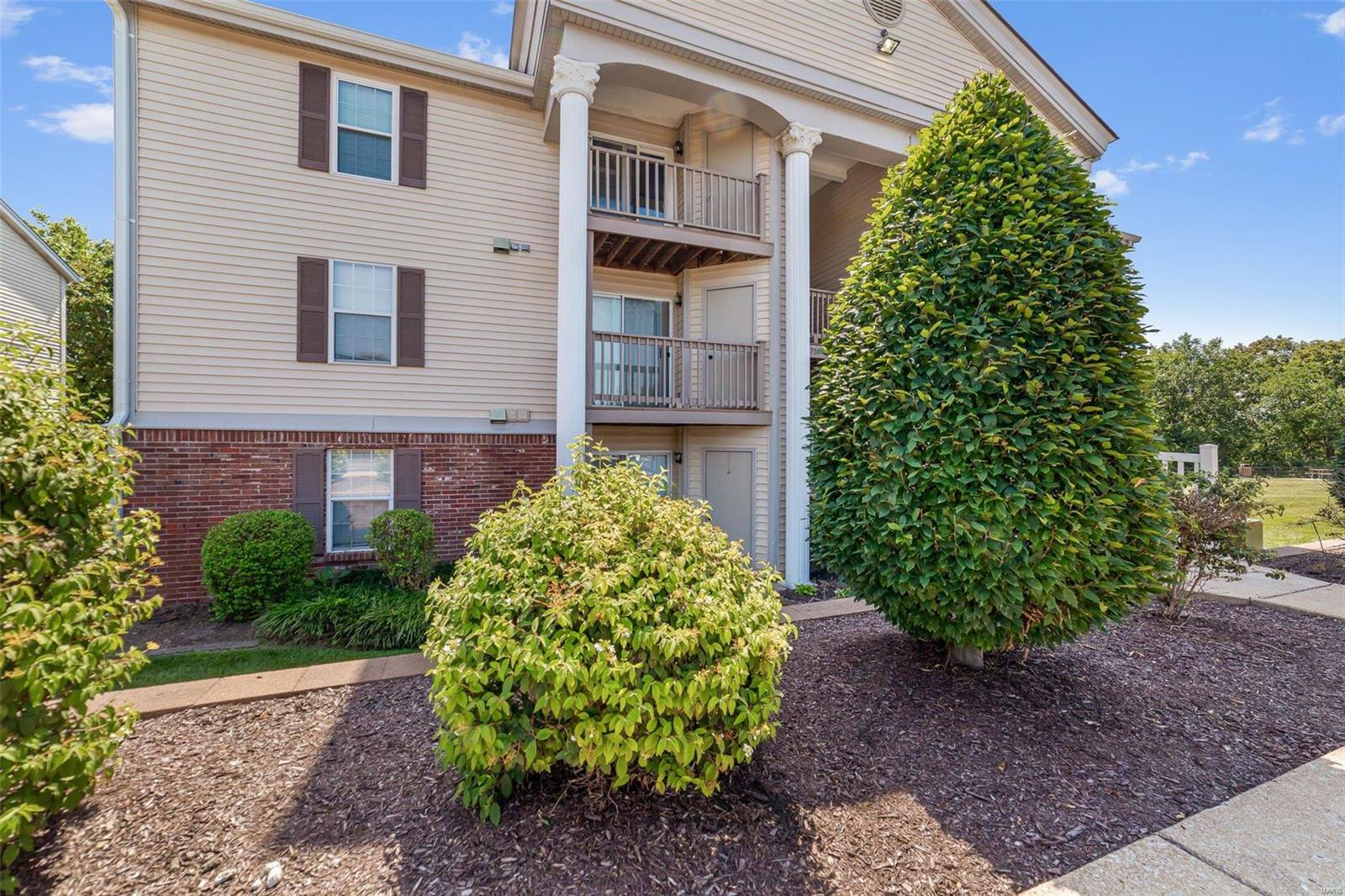 757 Ridgeside Drive, Unit D Ballwin, MO 63021 - Photo 3 of 28