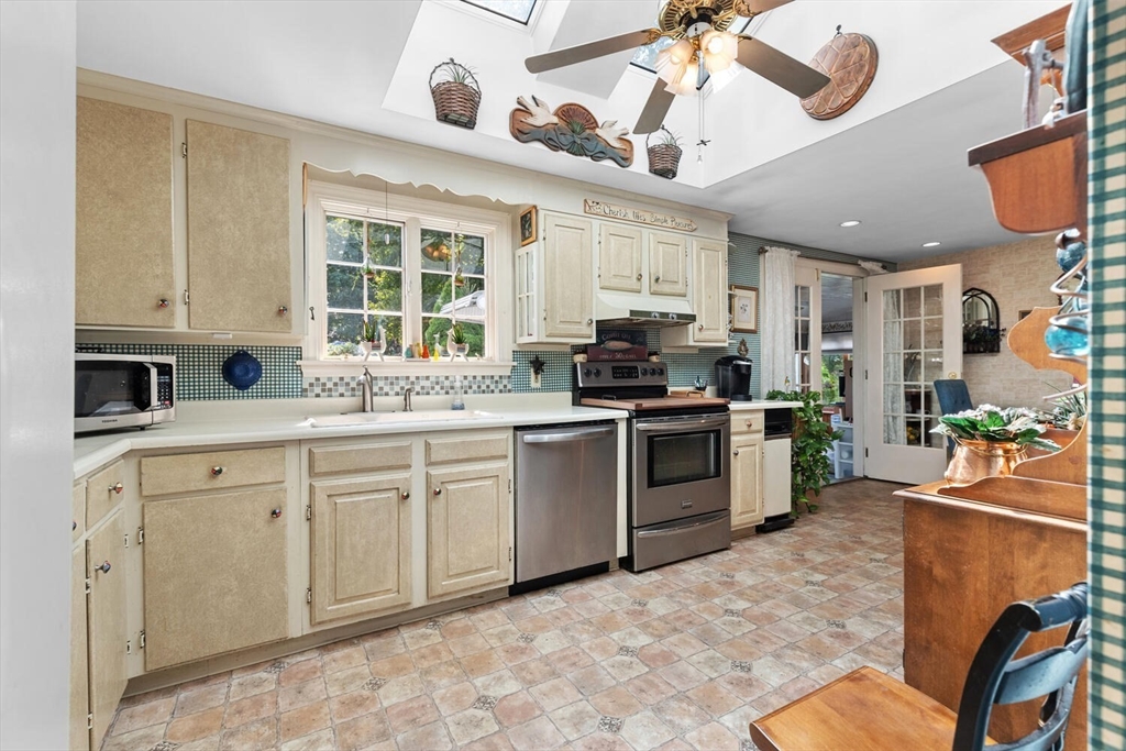 111 Conant Street Danvers, MA 01923 - Photo 7 of 36 Gallery Image 7