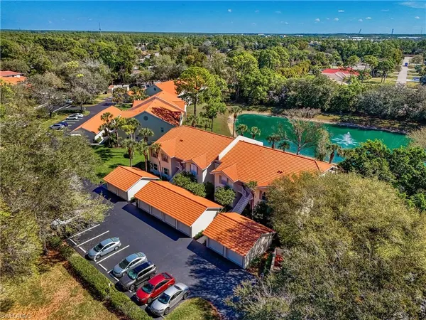 $299,900 | 305 Robin Hood Circle, Unit 101, Naples, FL 34104