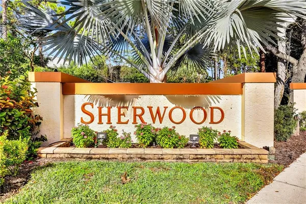 $299,900 | 305 Robin Hood Circle, Unit 101, Naples, FL 34104