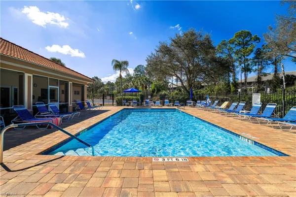 $299,900 | 305 Robin Hood Circle, Unit 101, Naples, FL 34104