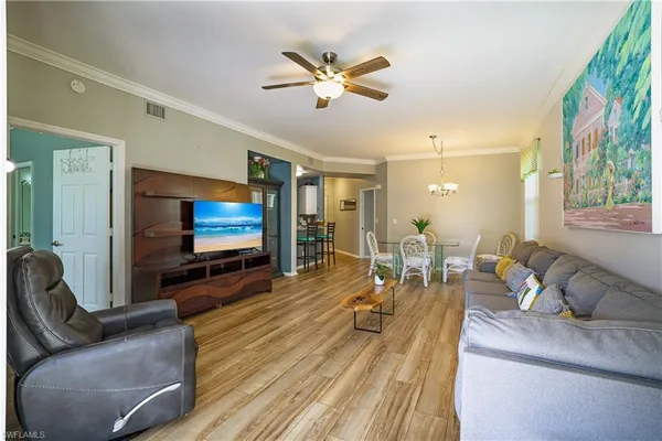 $299,900 | 305 Robin Hood Circle, Unit 101, Naples, FL 34104